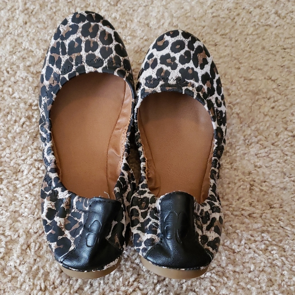 Lucky brand cheetah print flats